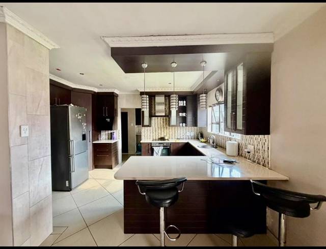 3 BEDROOM HOUSE FOR SALE IN VANDERBIJLPARK SE 6